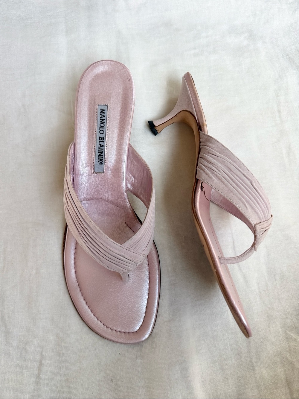 Manolo Blahnik Thong Kitten Heels Blush Pink Ruched Slingback Heeled Mules